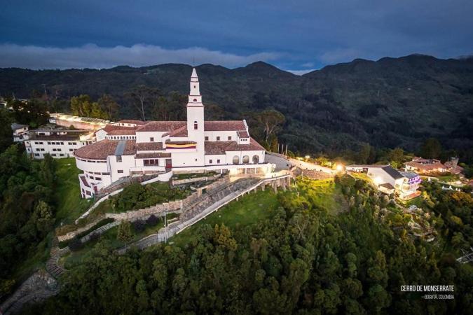 Hotel Del Duque Ds Bogota Bagian luar foto